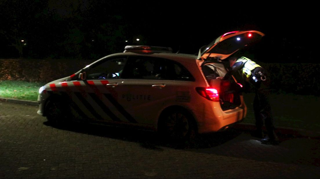 Mannen met bivakmutsen vallen woning Deventer binnen