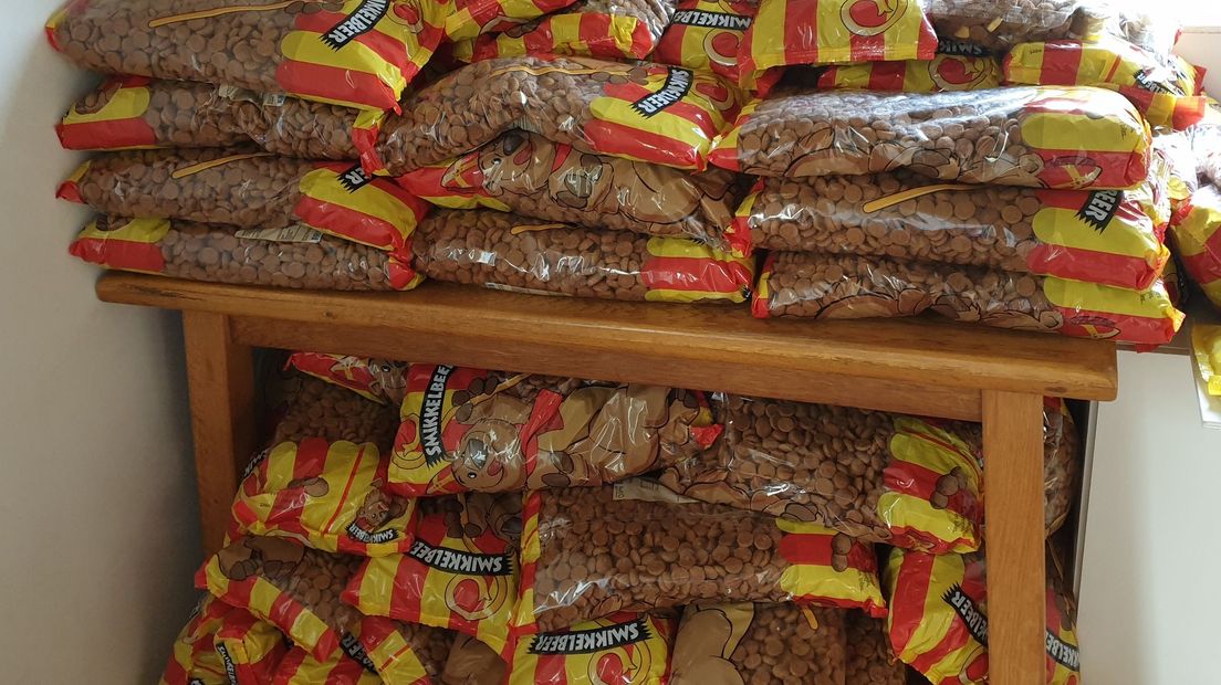 Ruim 300 kilo pepernoten was ingekocht voor de Sinterklaas-actie in Zwolle