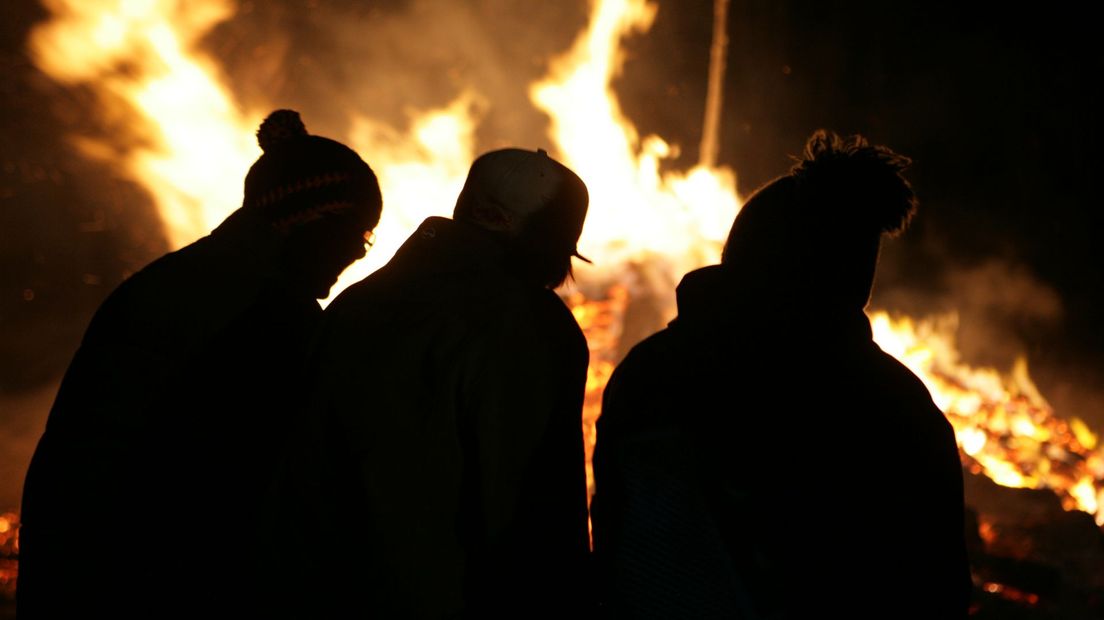 'Boekeloër (46) stond bij brand te kijken die hij zelf had gesticht in Enschede'