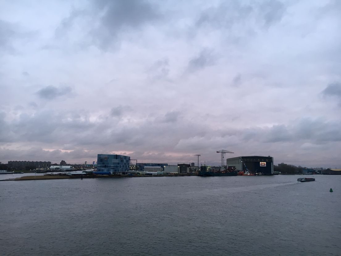 De Stormpolder gezien van de flat aan de Regenboogkade in Rotterdam