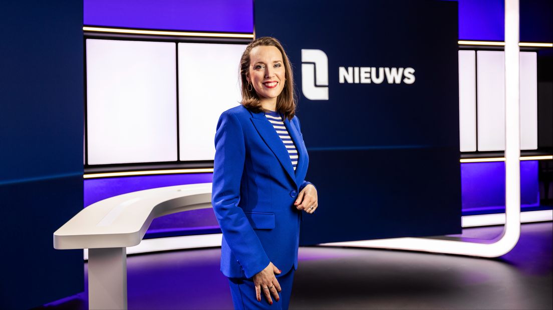 L1 Nieuws-presentatrice Jolien Linssen in de studio