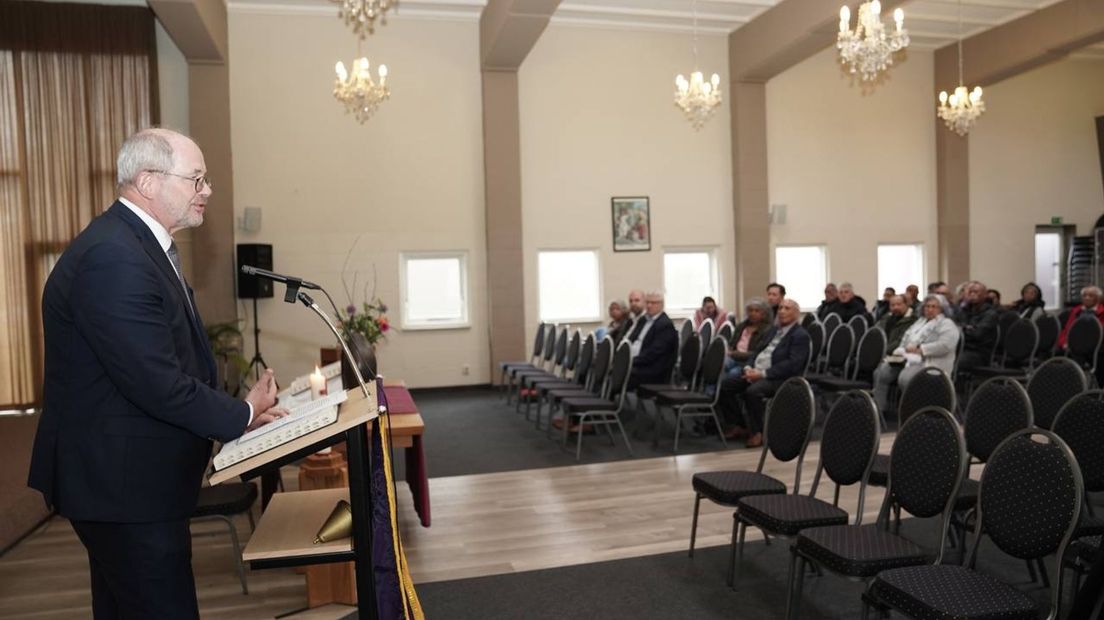 De graven van 35 eerste generatie KNIL-militairen uit Hoogeveenhoeven de komende dertig jaar geen grafrechten betaald te worden voor zowel de soldaten als hun partners.