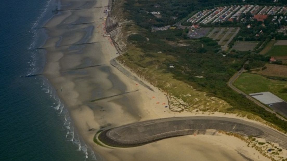 Uit de lucht: strand Schouwen