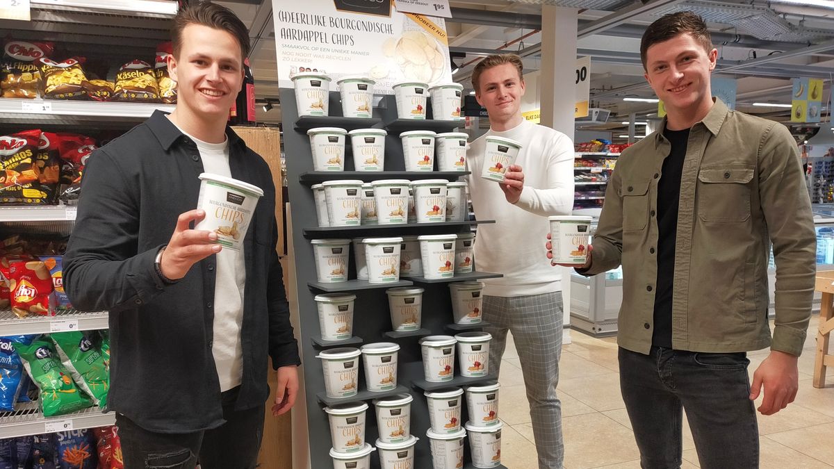 Chips uit een bakje omdat het beter is voor het milieu, deze studenten