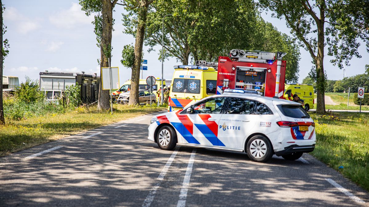 Gewonden na ongeluk bij Stiens | Drugs, tabak en sigaretten gevonden in Harlingen