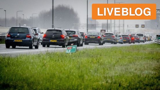 File A12 door ongeluk • gewonde na brand. File A12 door ongeluk • gewonde na brand.