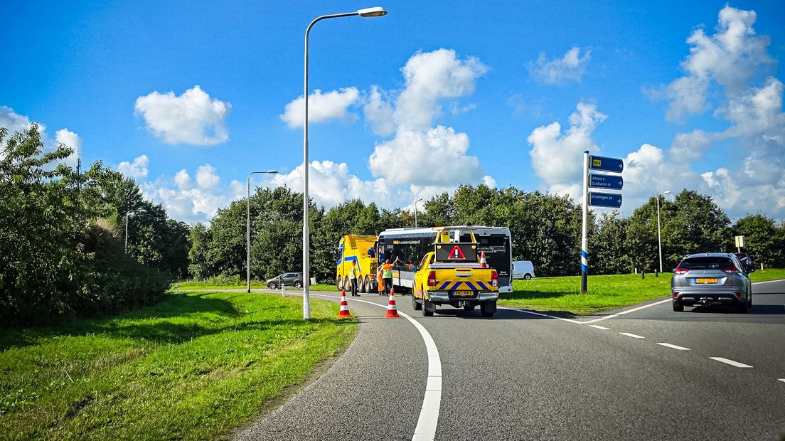 De bus viel stil op de rotonde bij Gieten