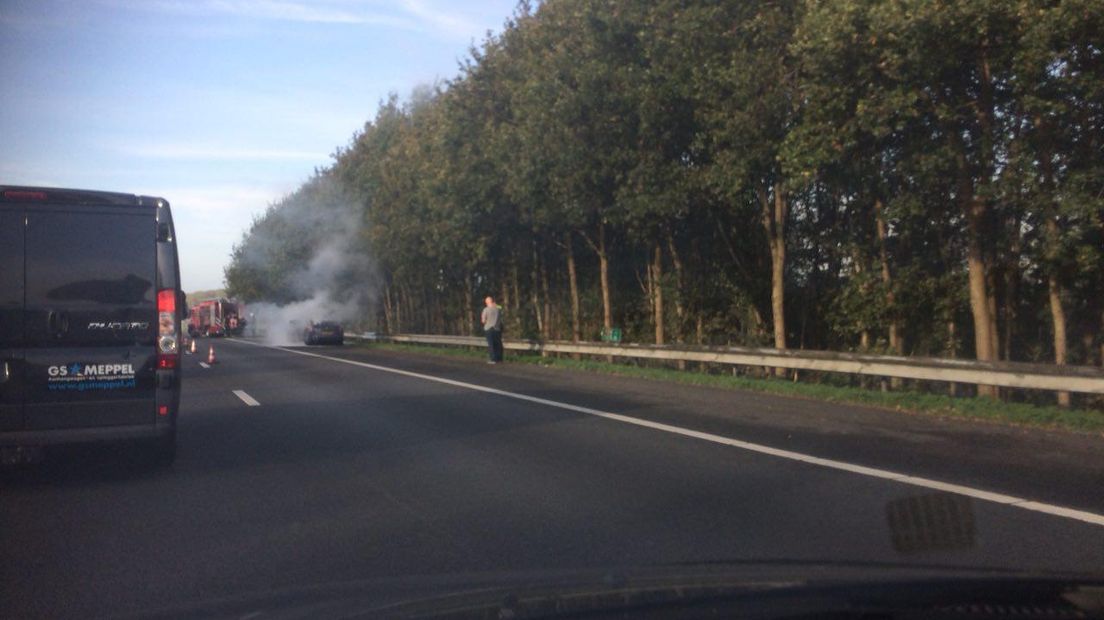 Op de A28 stond een auto in brand (Rechten: Martin van der Veen / RTV Drenthe)