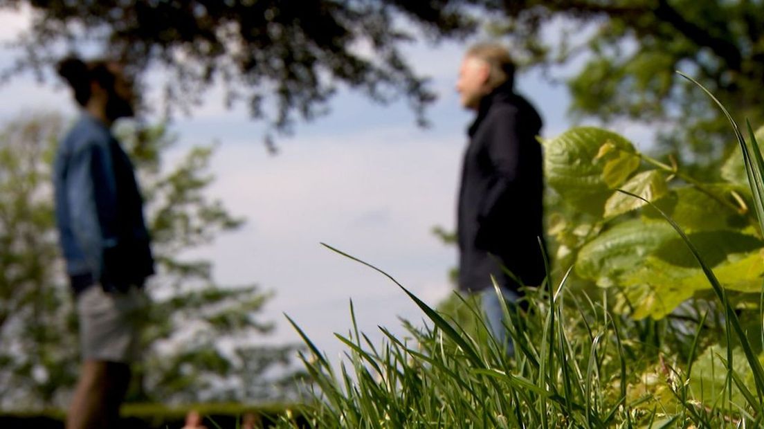 Adam in gesprek in het programma Gevlucht naar Gelderland.