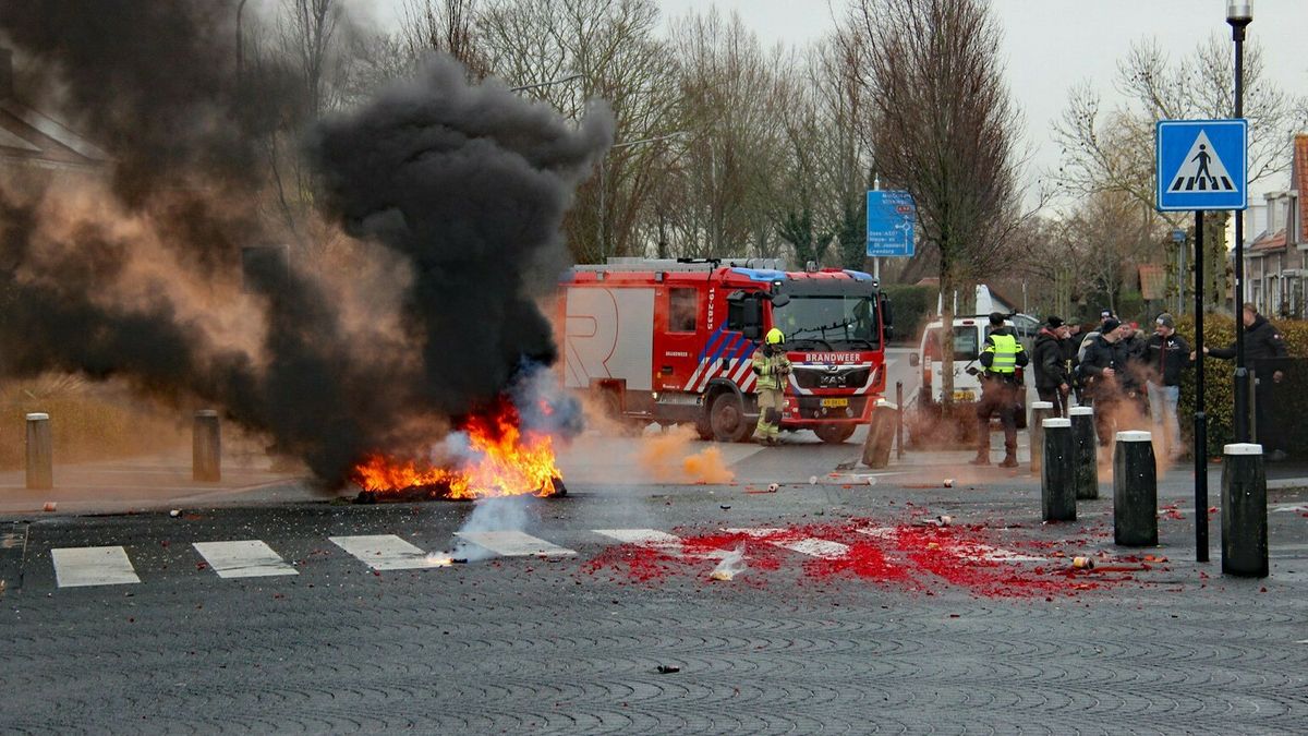 Agenten bekogeld met cobra's en veel brandjes: 'Toch relatief rustige jaarwisseling'