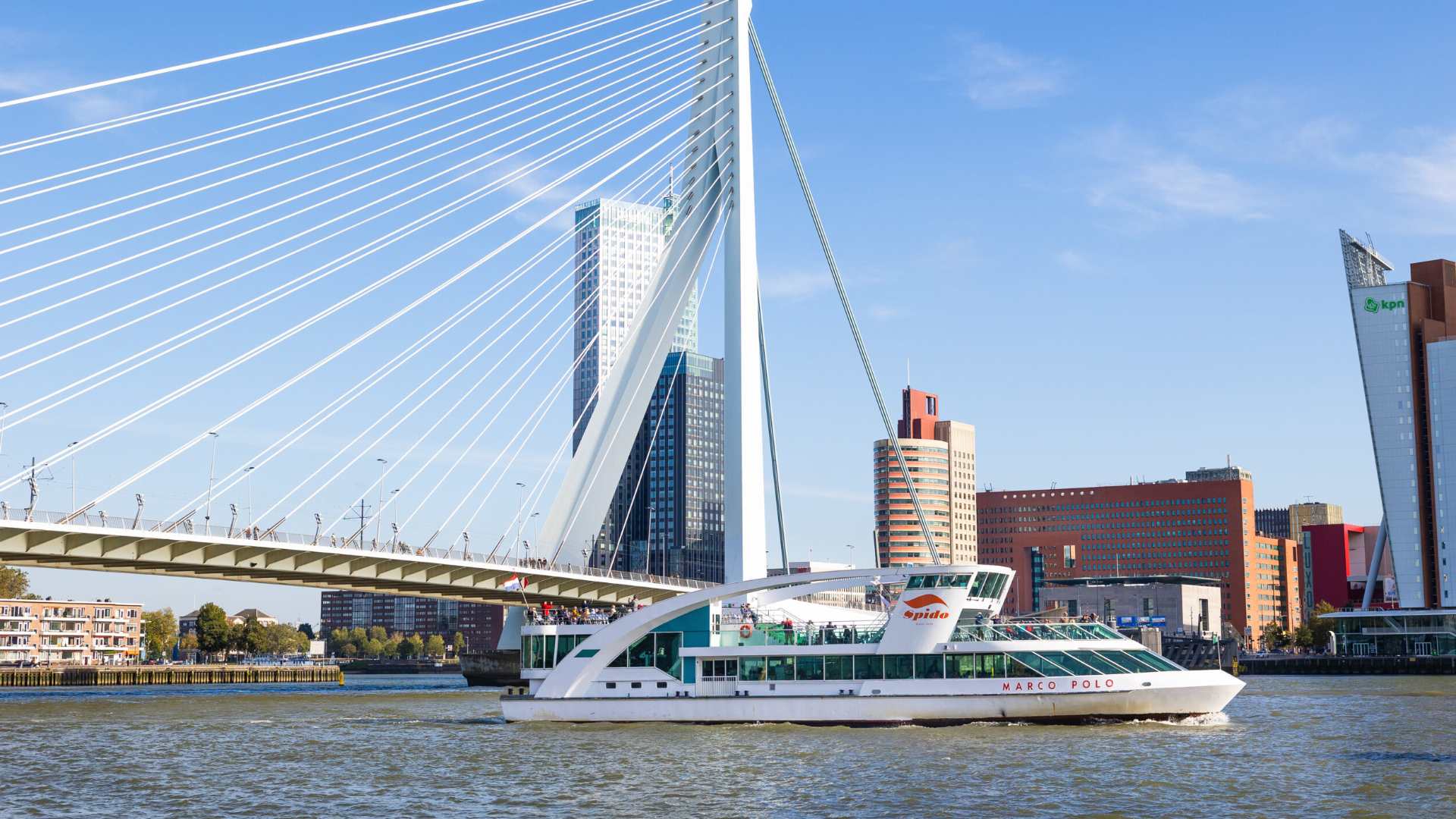 Een nieuwe route, nieuwe highlights en zelfs een nieuwe naam: Rondvaart Rotterdam.