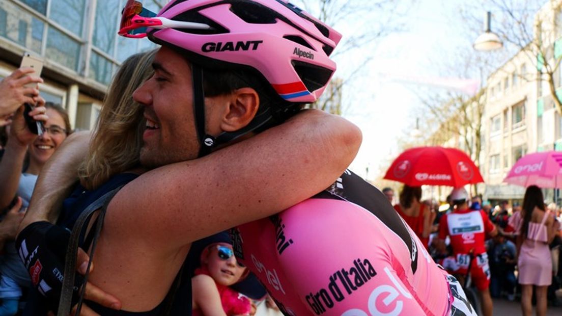 Arnhemmer Maarten Tjallingii is bij de derde etappe van de Giro d'Italia weer helemaal in actie gekomen. Samen met drie anderen, Johann Van Zyl, Giaocomo Berlato, en Julen Amezqueta vormt hij een kopgroep die afkoerst op de finish in Arnhem.