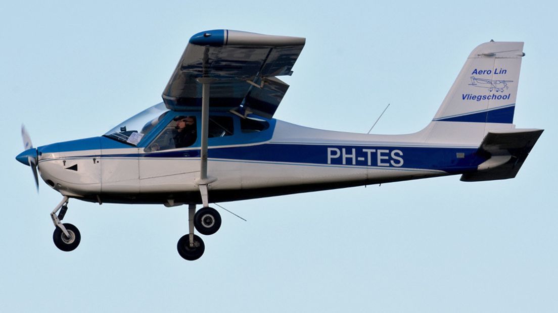 Een vliegtuig van Aerolin in de lucht