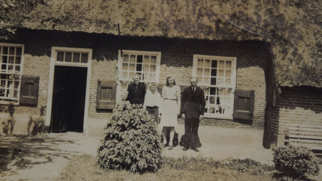De boerderij aan de Kruisstraat 18 in Zweeloo, waar de familie Meijering woonde. Foto november 2019. (Rechten: Collectie Marcel Zantingh)