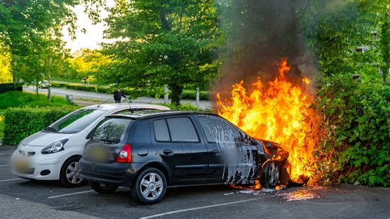 Auto in brand in Nijmegen