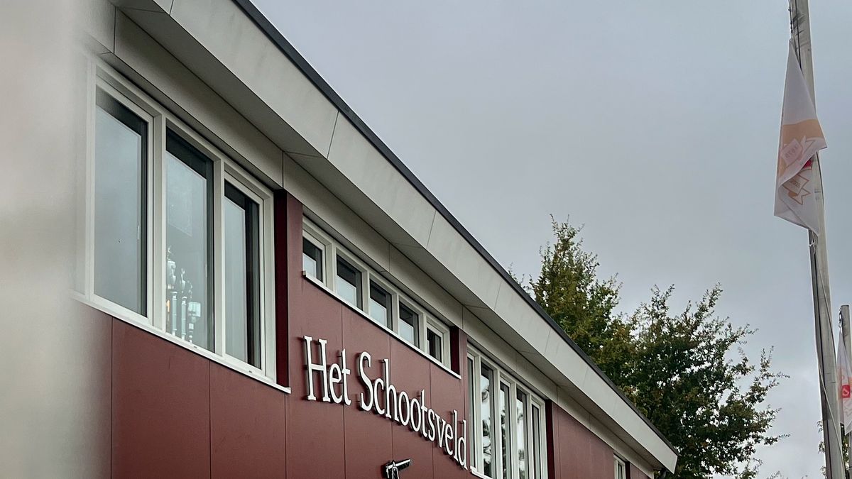 Traditioneel kanonschot luidt honderdvijftigste verjaardag van Koninklijke UD in