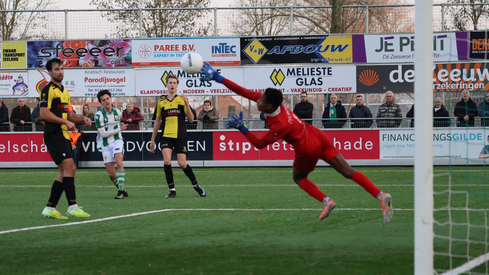 Kloetinge knalt in beide helften uit startblokken, maar wint niet