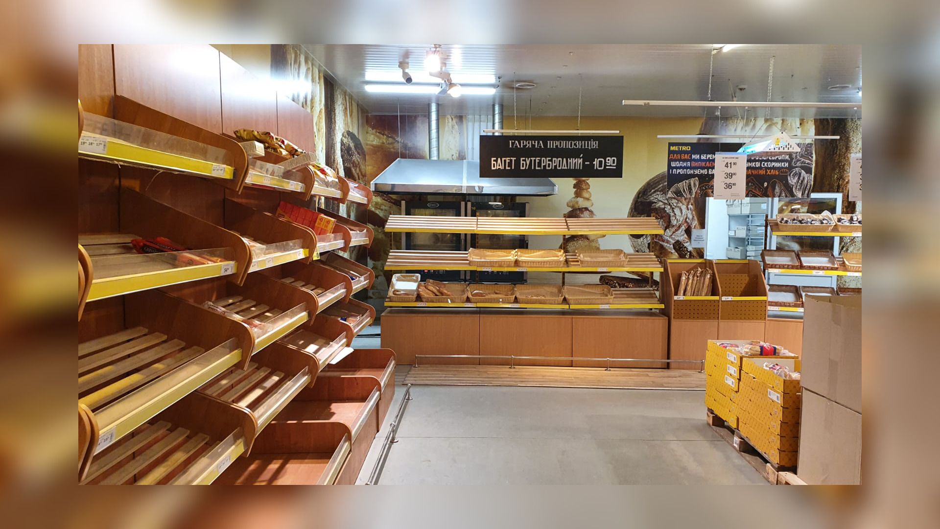 De schappen in de supermarkt in Lviv zijn grotendeels leeg