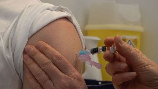 Dit vaccin kost honderden euro's: 'Maak het gratis', zegt patiënt Peter