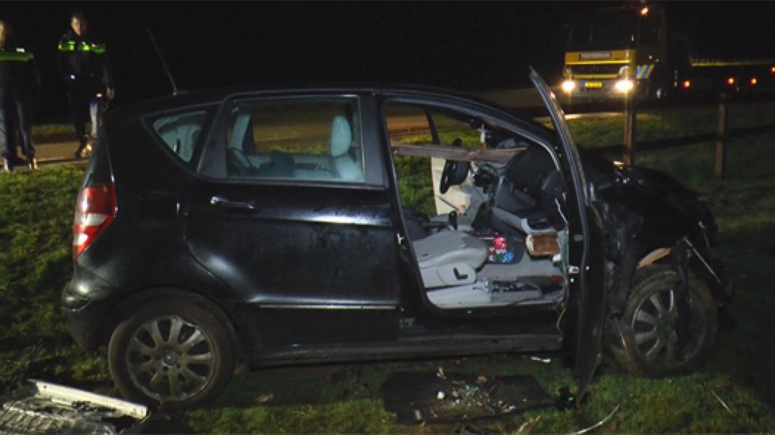 De automobilist die dinsdagavond laat verongelukte in het Achterhoekse Loerbeek is een 28-jarige man uit het Duitse Elten.De man vloog op de Doetinchemseweg uit de bocht en ramde een hek.