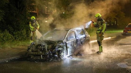 Brand op achterbank • brand bij steenfabriek