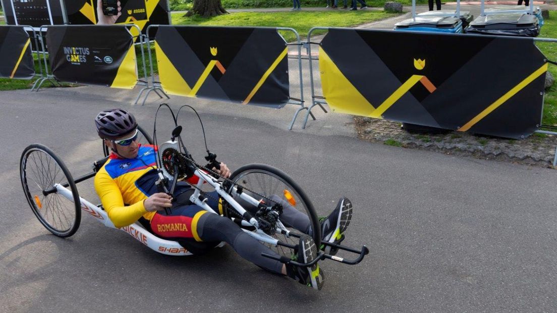 Een Roemeense ligfietser