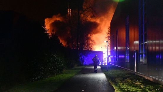 112 Nieuws: Dode bij ongeluk Enschede | Uitslaande brand Vroomshoop.
