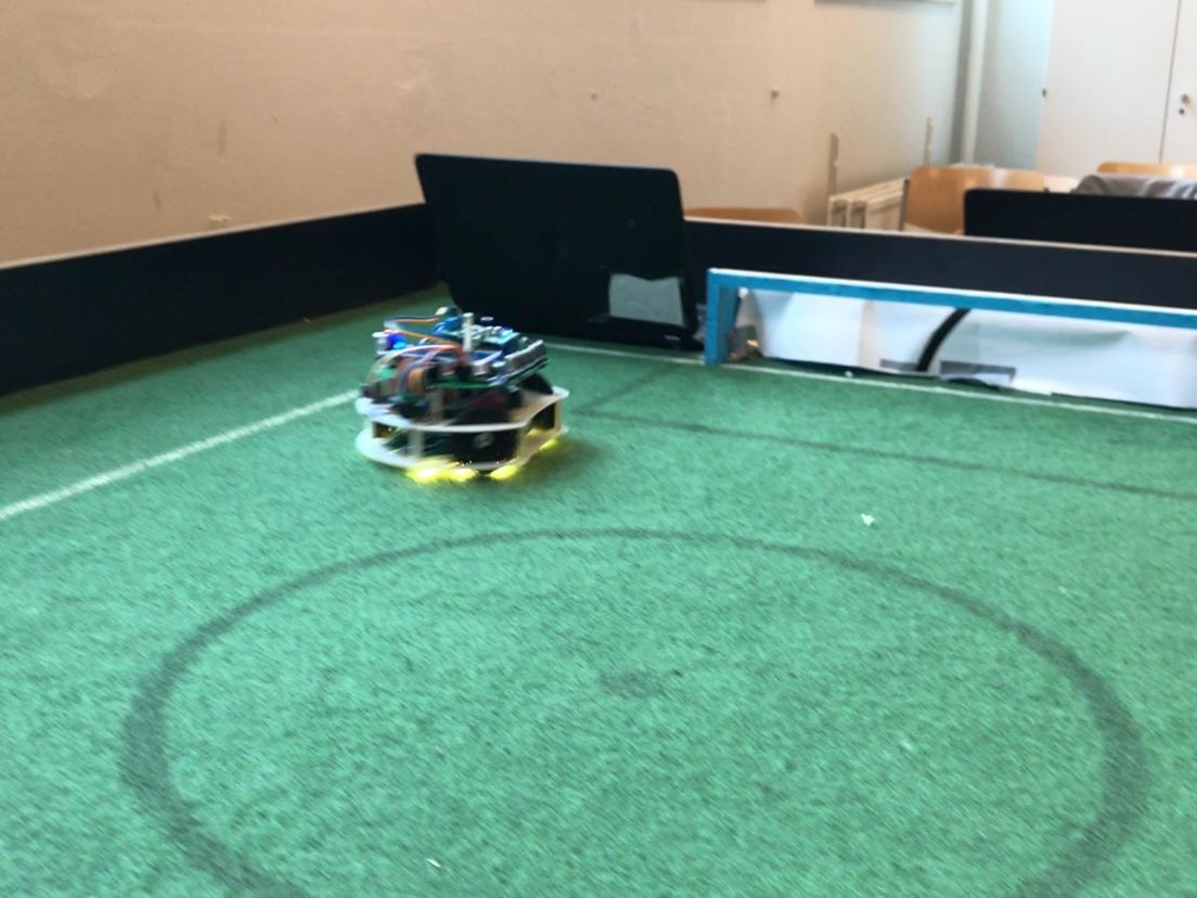 robot_op_het_voetbalveld