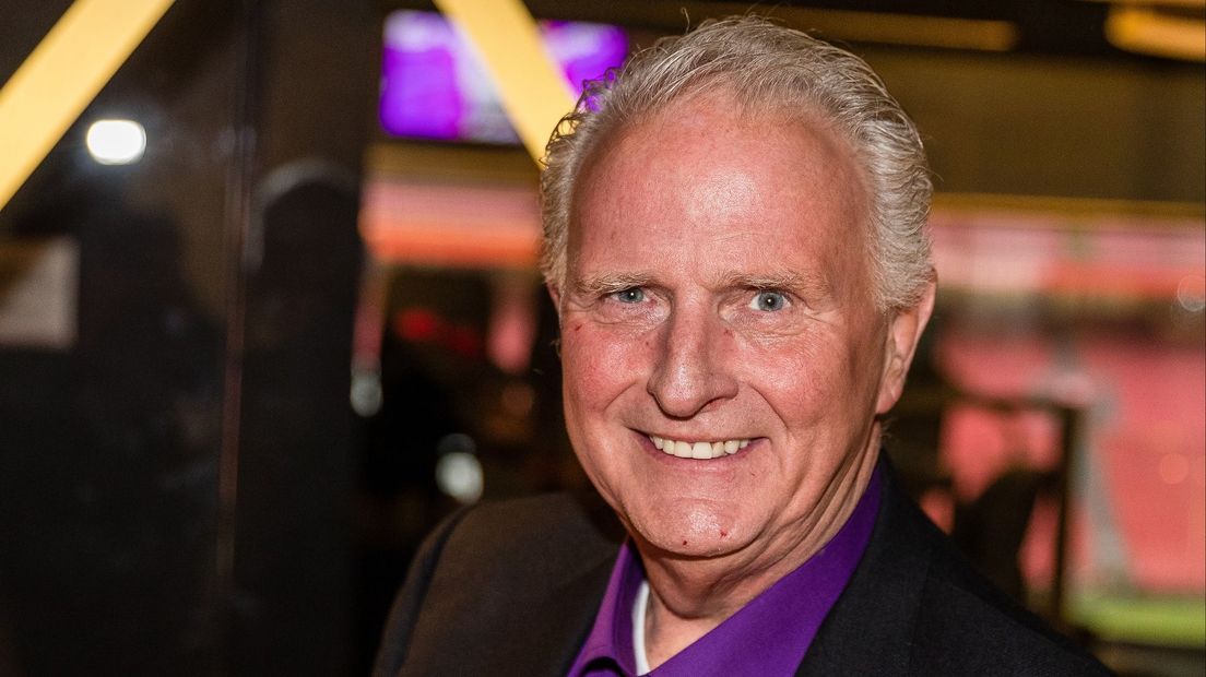 Onder anderen Emile Hartkamp zit in de jury
