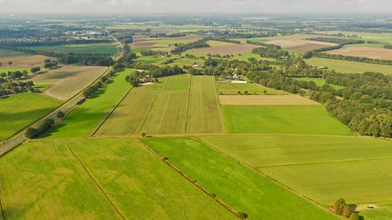 Zware kritiek op rekenkamerrapport zonneparkwedstrijd Midden-Drenthe Nieuws
