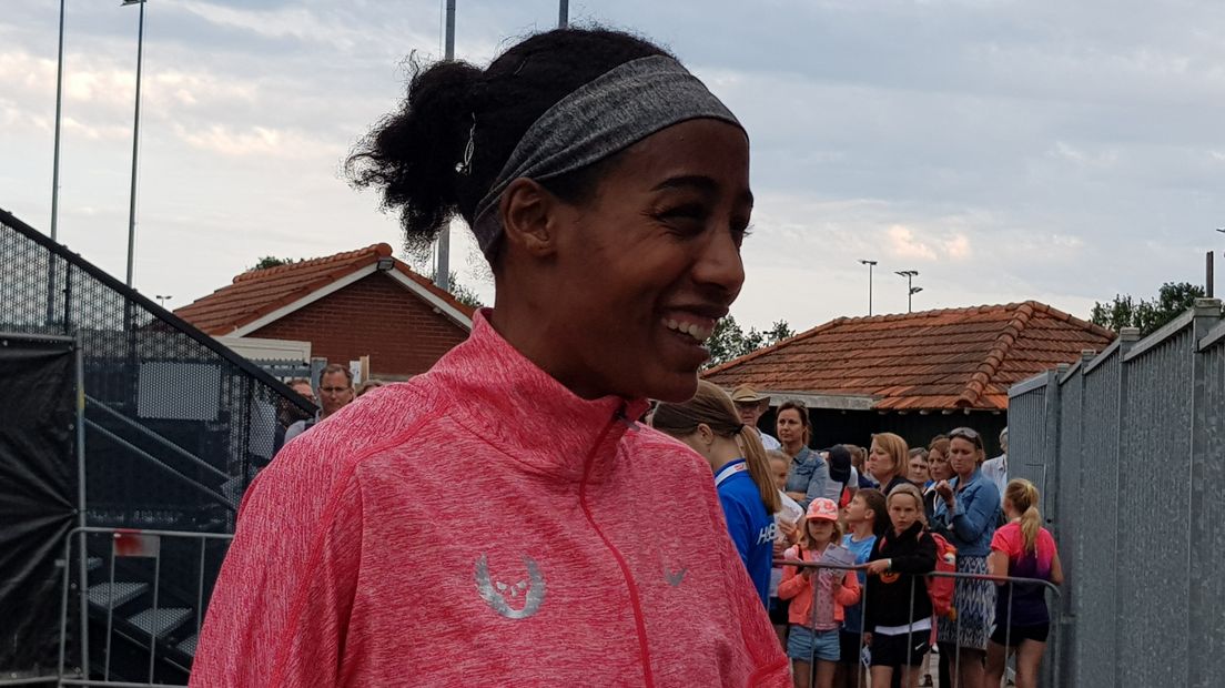 De Arnhemse atlete Sifan Hassan is grootgebracht in Arnhem. Onder de vleugels van coach Honore Hoedt werd Hassan een wereldtopper. Sinds een paar jaar woont ze in Amerika en traint ze daar met een andere coach. Toch is ze blij als ze weer in Nederland is, want ze mist Arnhem.