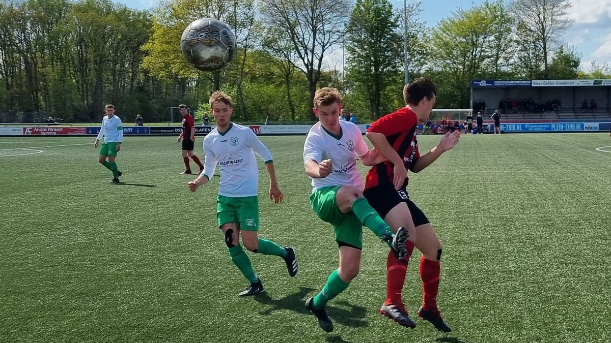 Pesse wint uit geslagen positie van Zuidwolde in spectaculaire derby