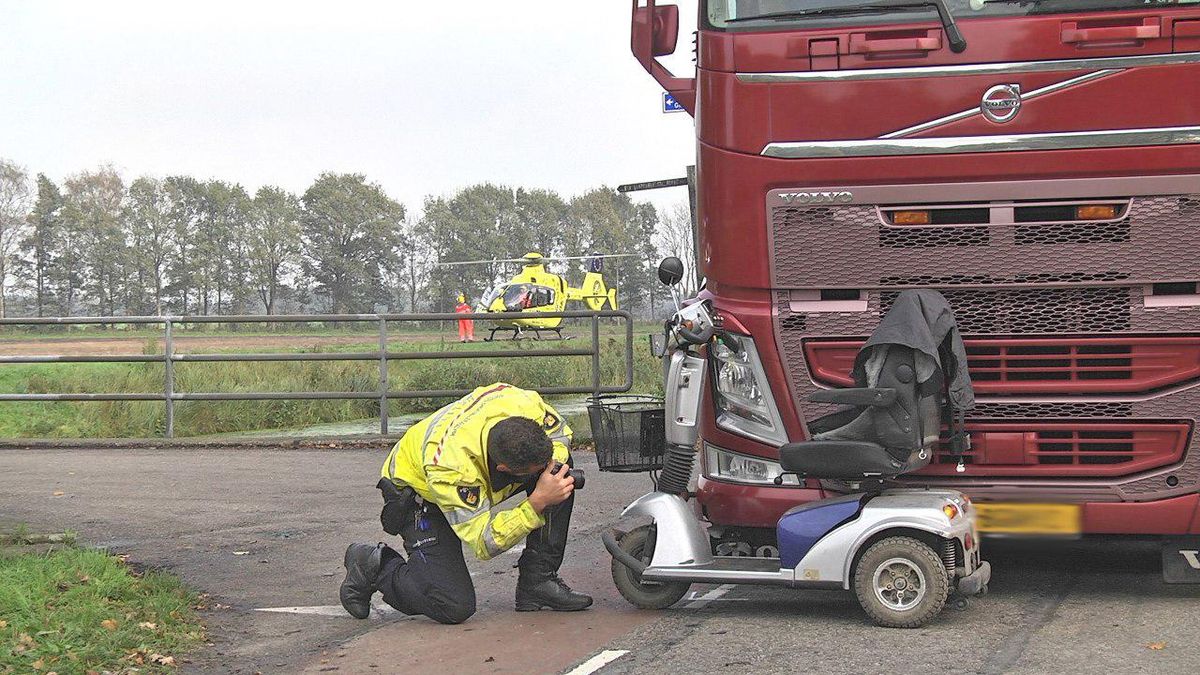 Bestuurder scootmobiel gewond na aanrijding in Hijken