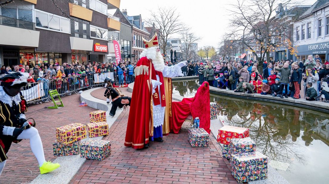 Sinterklaas arriveerde ook in Hoogeveen