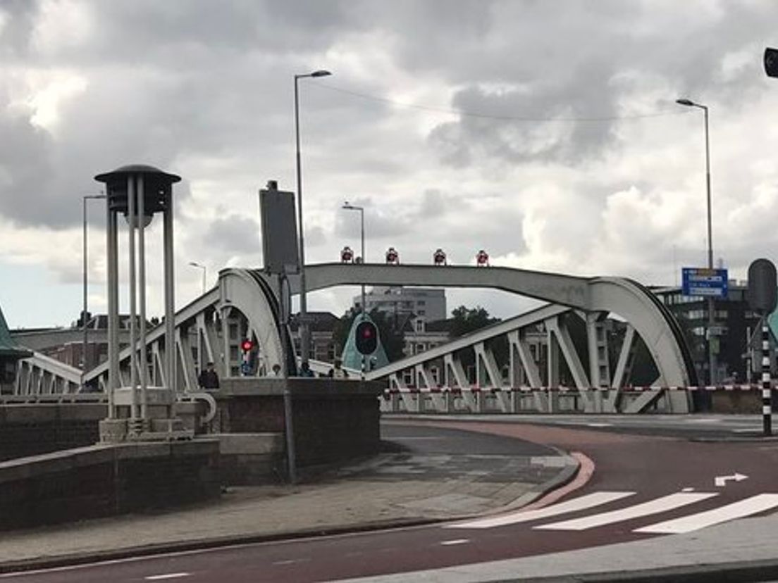 De Koninginnebrug op Zuid