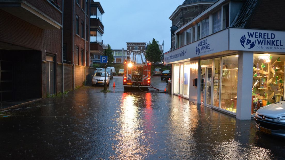 Wateroverlast in Wereldwinkel Boskoop.