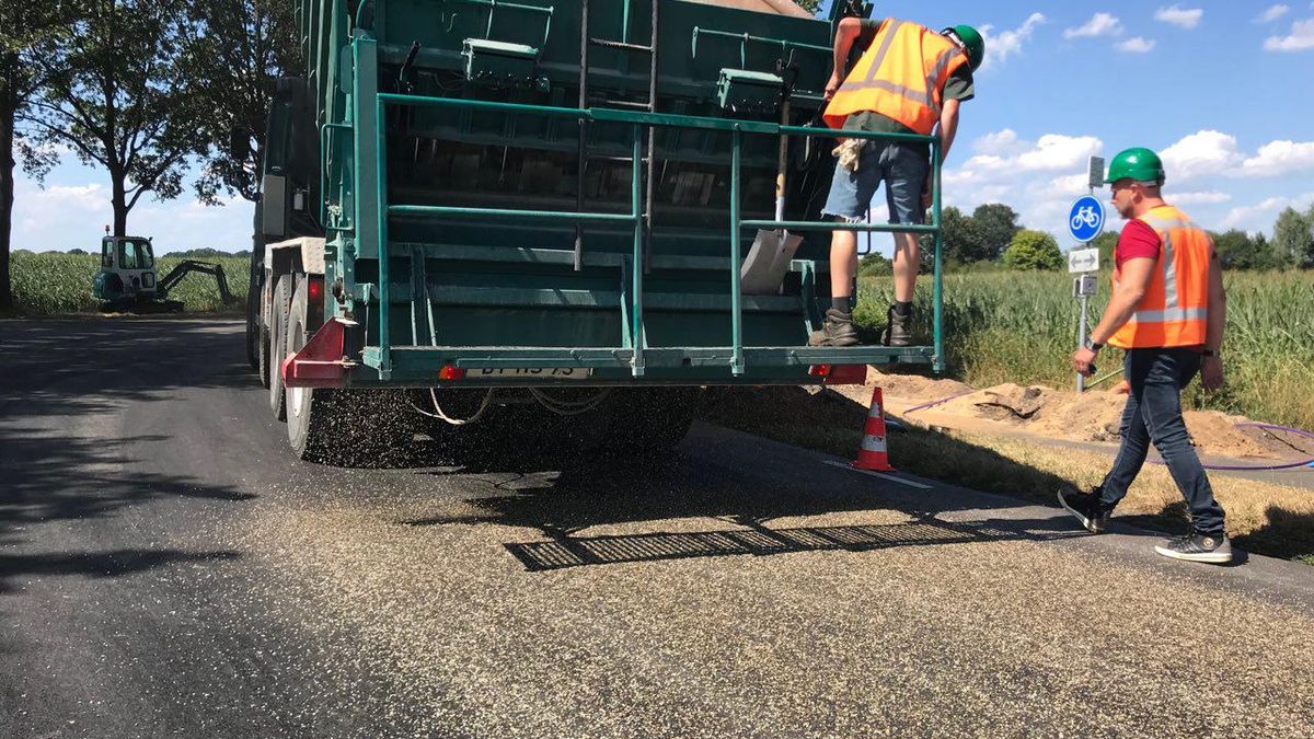 Smeltend asfalt en vastzittende brugdekken: de hitte houdt aan