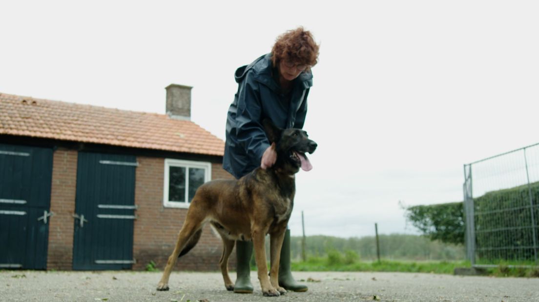 Jolanda met haar hond Luca.