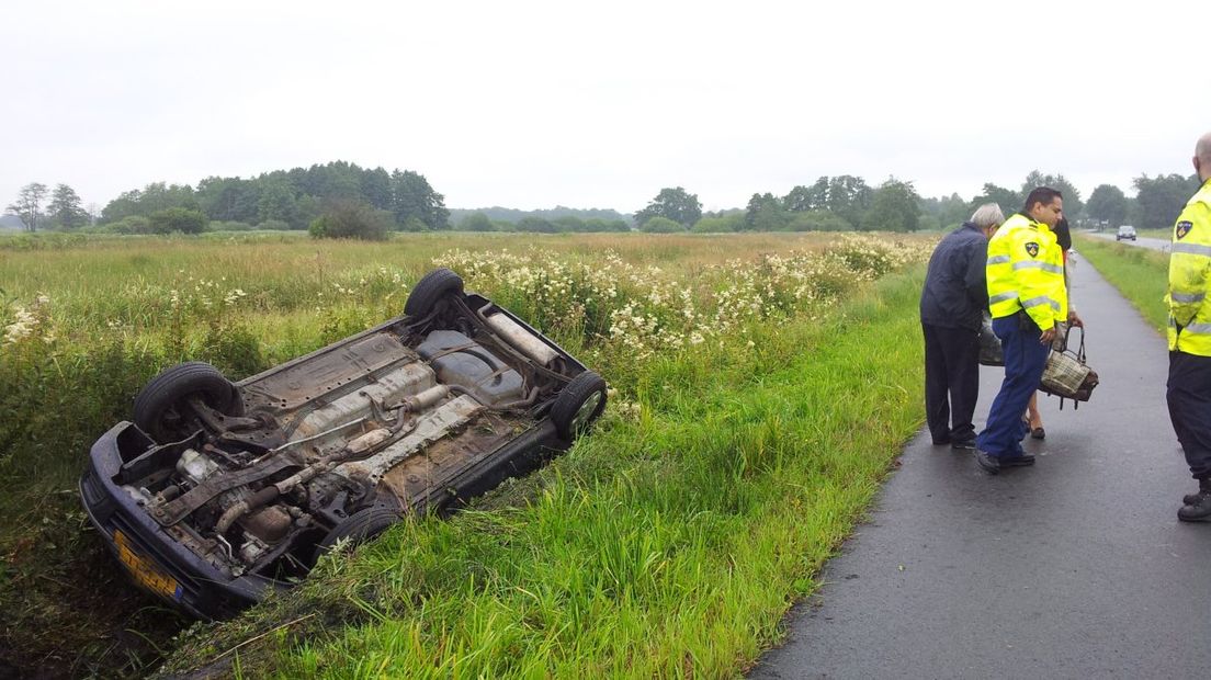 Auto over de kop