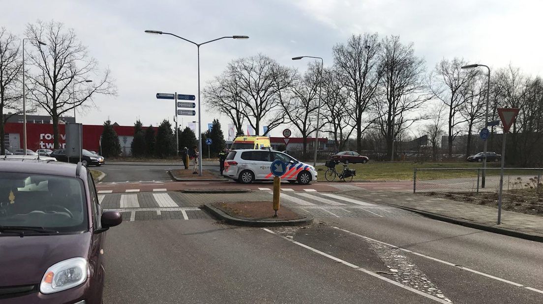 Bromfietser aangereden door auto in Almelo