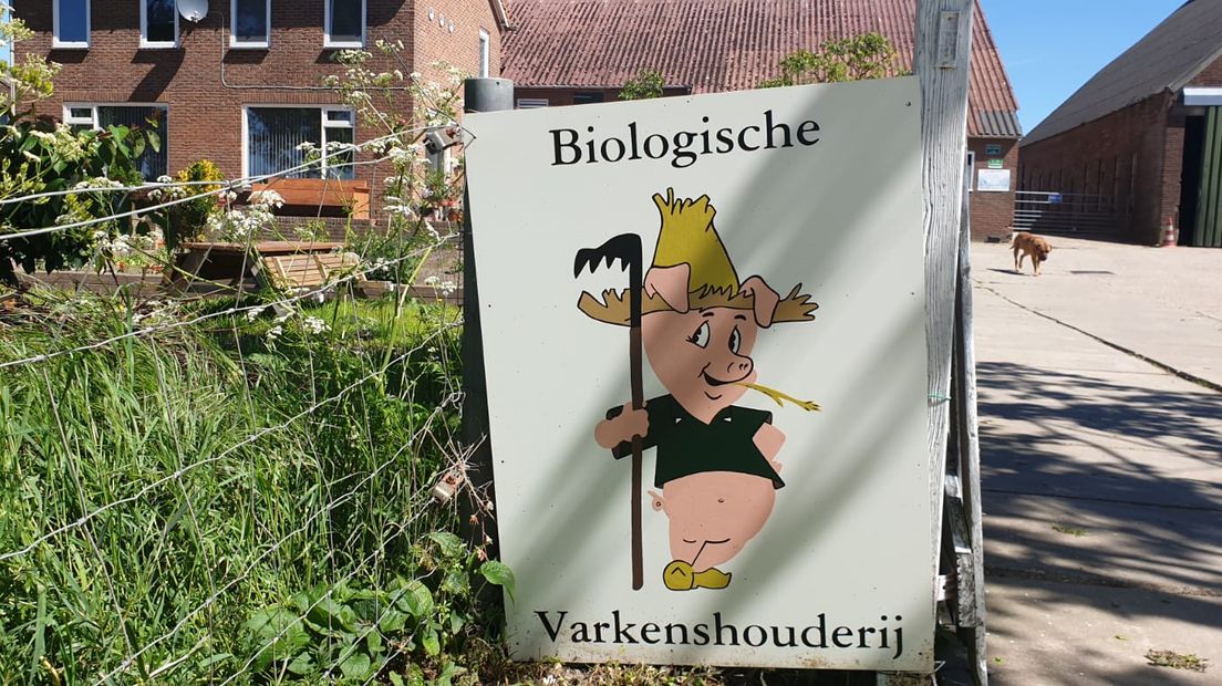 Het is een spannende week voor veehouders. Een congres van dierenactivisten afgelopen weekend in Amsterdam leidde tot een bezetting bij een Brabantse varkensboer. Ook in Gelderland zijn boeren extra alert. Biologische varkenshouder Willy Vos uit Altforst is bang dat zijn bedrijf weer belaagd wordt.