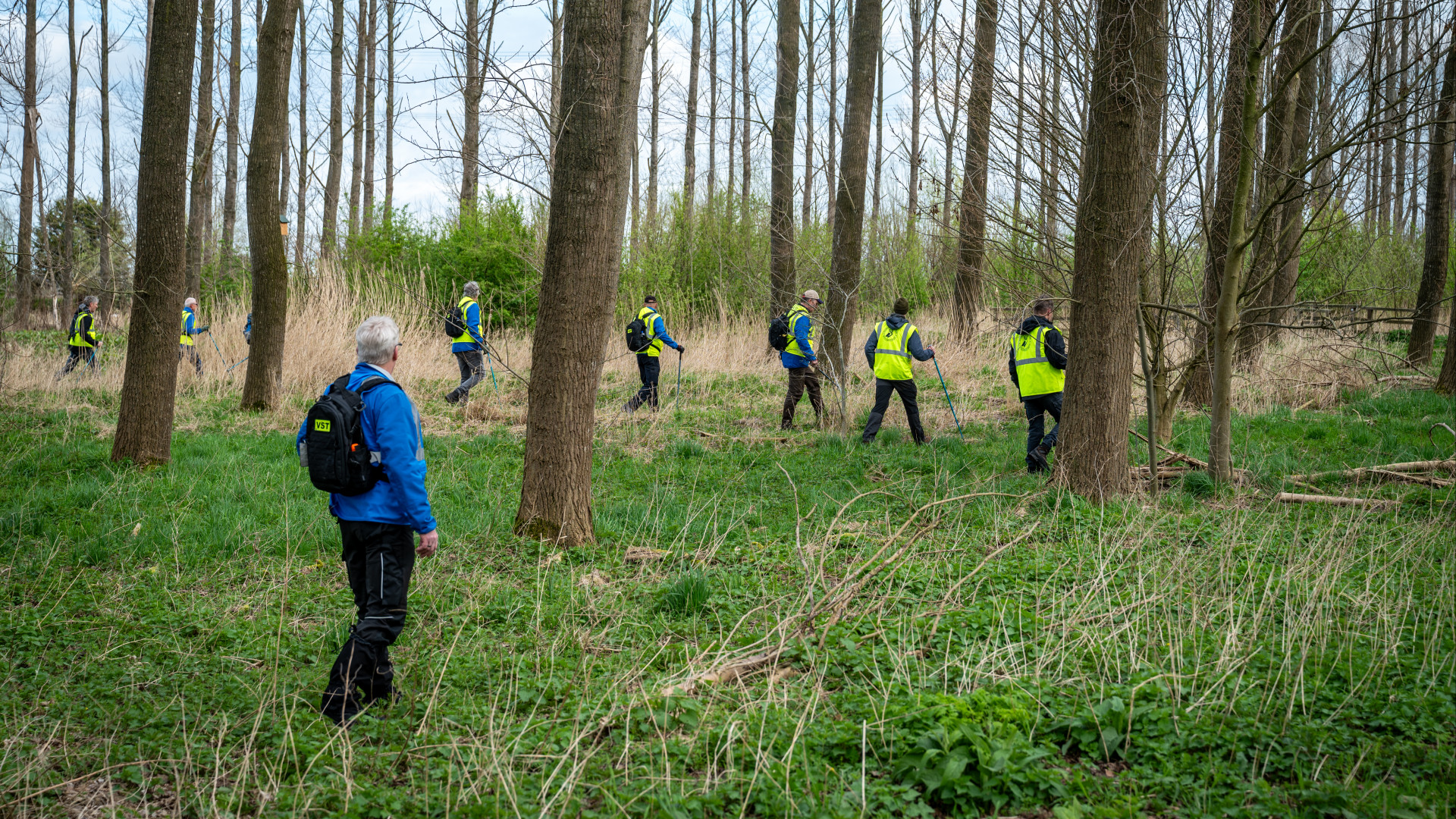 Grote Zoekactie Naar Vermiste Man (38): Bos, Sloten En Vijver Doorzocht ...