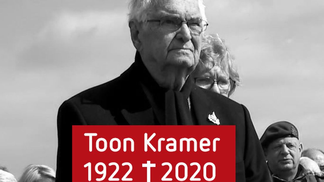 Verzetsman Toon Kramer is op 98-jarige leeftijd overleden. Dat laat zijn familie weten. Toon Kramer sloot zich in de laatste maanden van de oorlog als tolk aan bij de Engels-Canadese verkenningseenheid Polar Bears en maakte de IJssel-crossing in Westervoort mee.