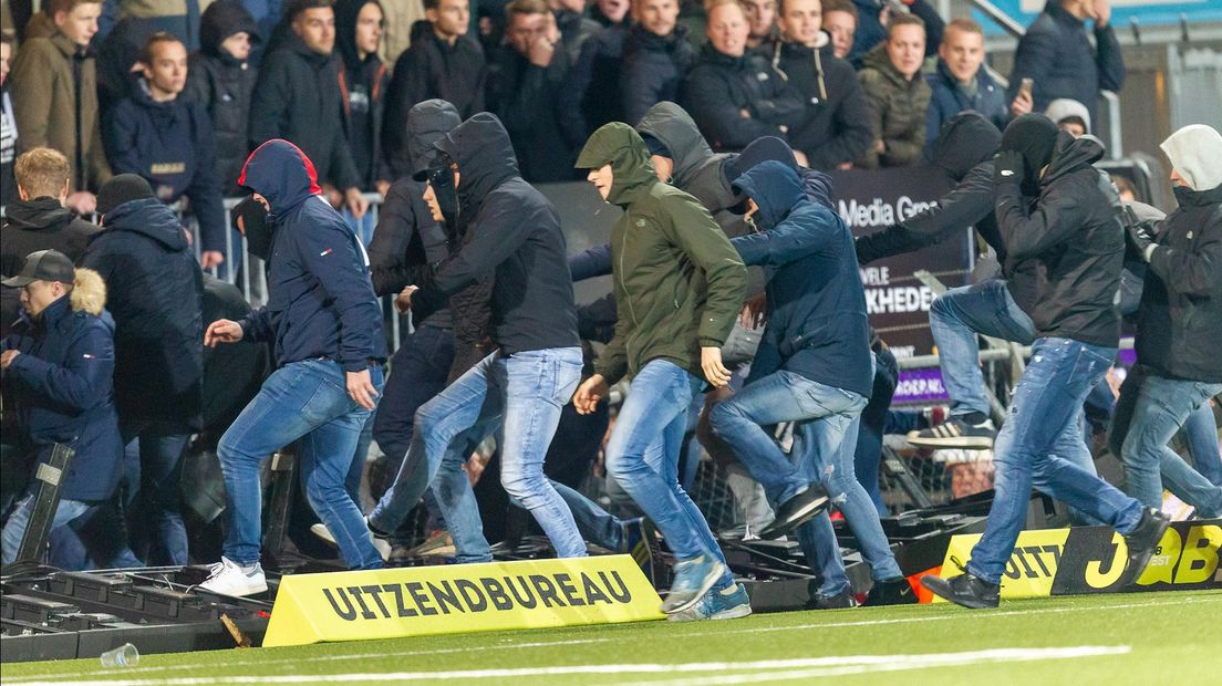 De supporters op het veld