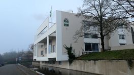 Zwartgeblakerde bureaus na brandstichting gemeentehuis Soest