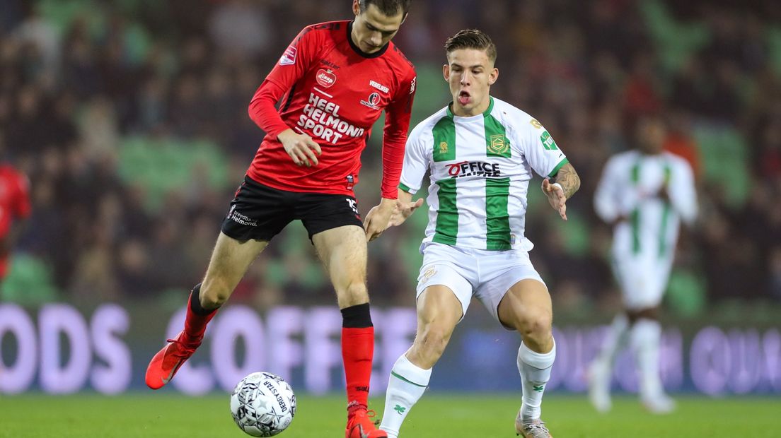 Tomas Suslov (rechts) in de bekerwedstrijd tegen Helmond Sport, op 27 oktober 2021