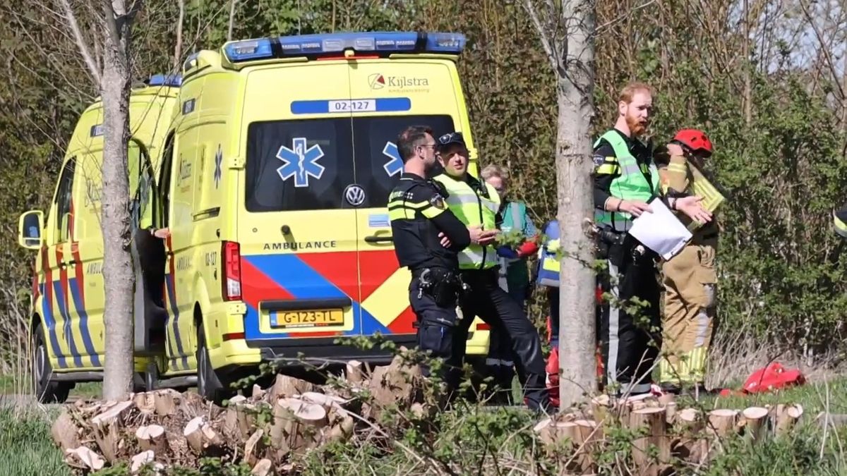 Ernstig ongeluk en aanhouding op N7 bij Tjalhuizum | Gewonde bij ongeluk Oudemirdum