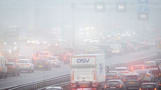 Lange file op A1 na ongeluk met vrachtwagen.
