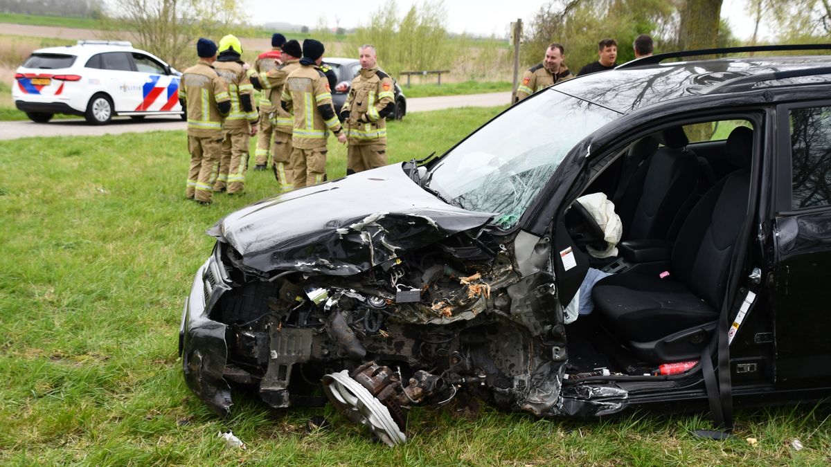 Twee personen bekneld na eenzijdig ongeval Aardenburg