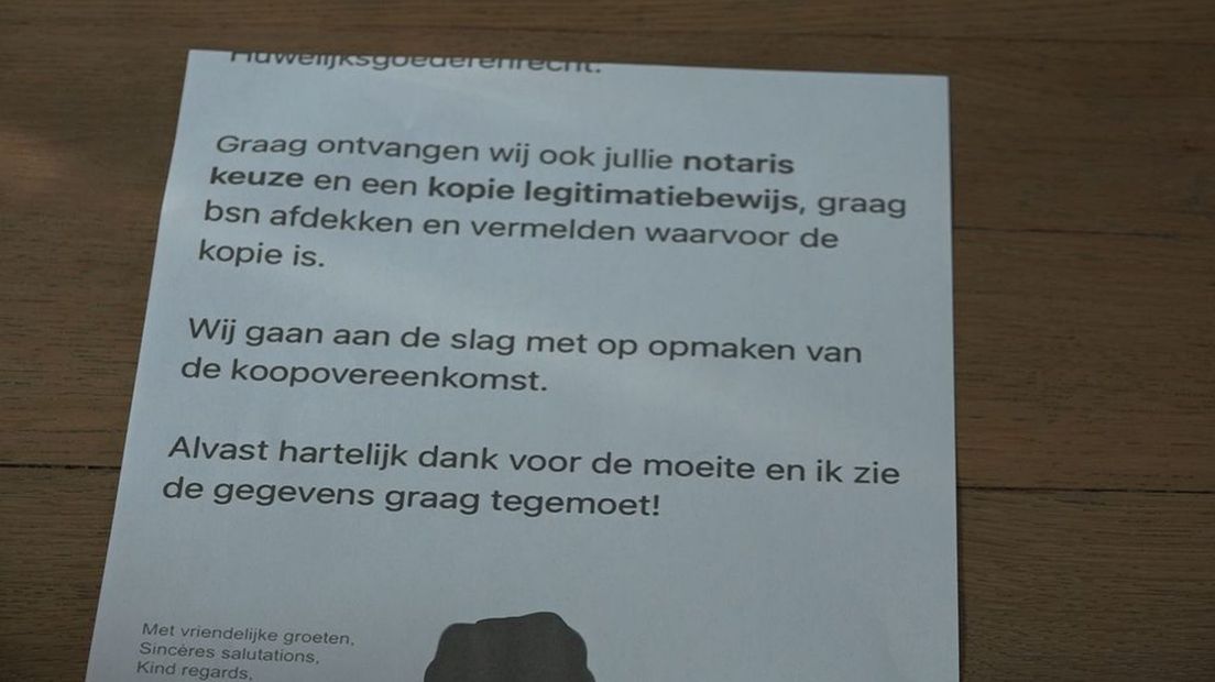 De makelaar van Kim en Wesley zou een koopovereenkomst opstellen.